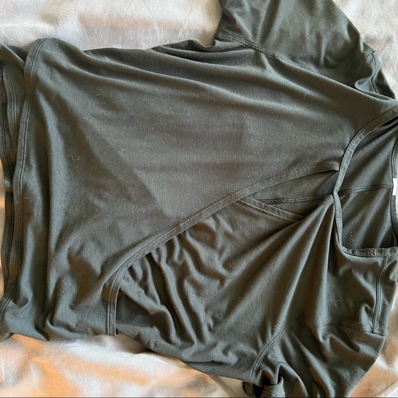 Lululemon black top - Picture 3 of 4